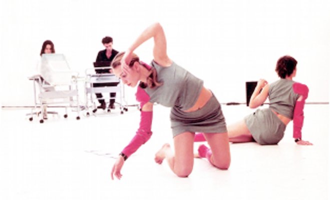L'Écarlate, performance